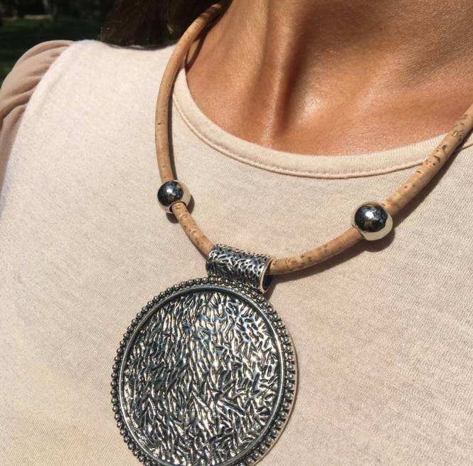 DISC NECKLACE